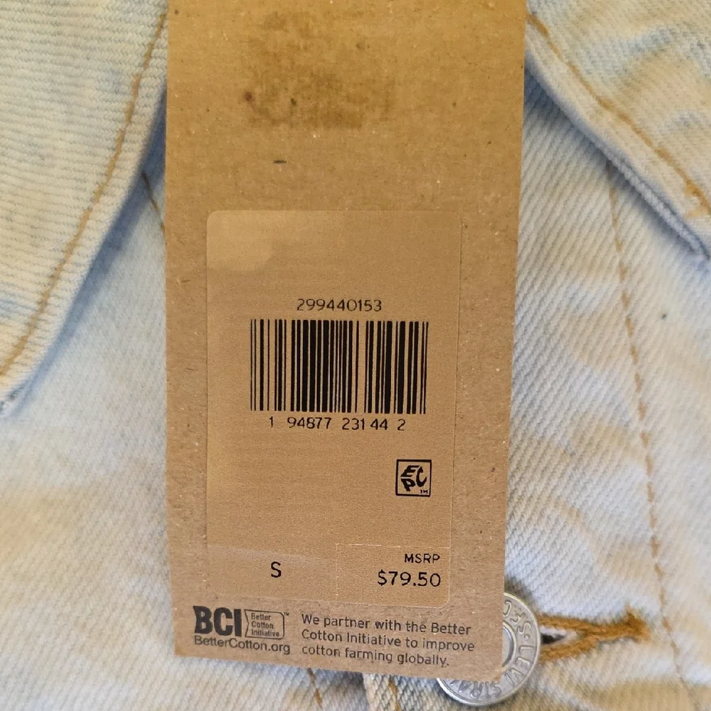 Levi’s Size SMALL Women’s Ex-Boyfriend Denim Trucker Jacket Floral Embroidered